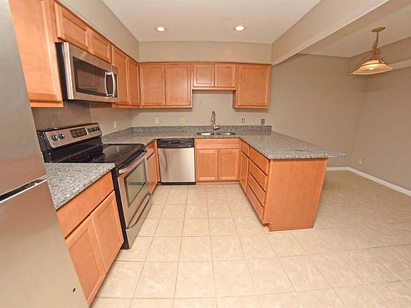 4th image of 21 Rolling Hills Ct