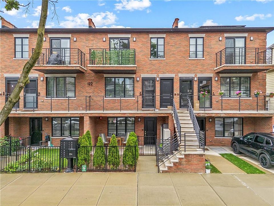 1st image of 122 Bay 26th St #1