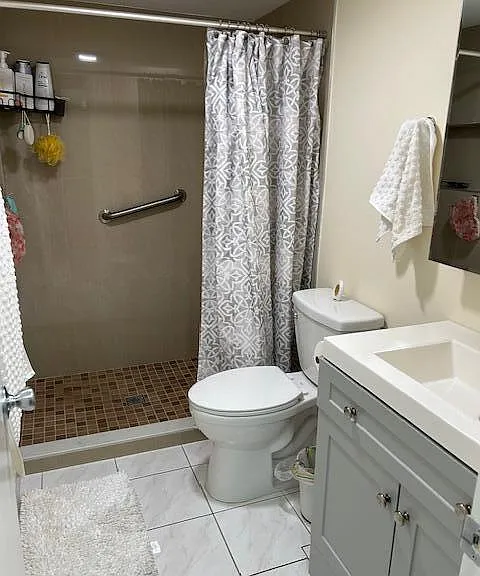 200 Lake Carol Dr — Photo 10