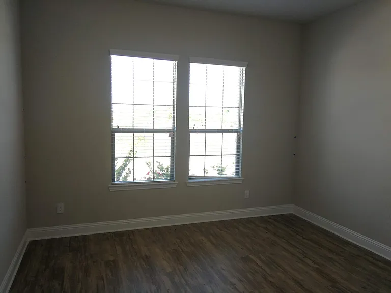 1513 Gallant Fox Dr — Photo 4