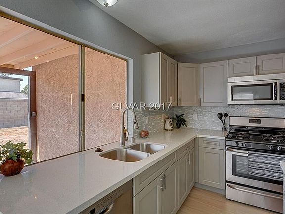 3rd image of 7147 Southpark Ct