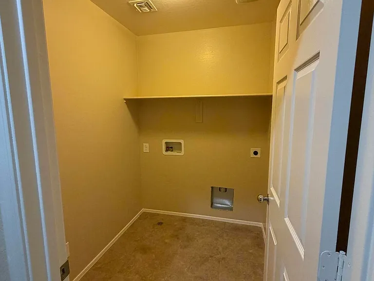 4723 W Gelding Dr — Photo 15