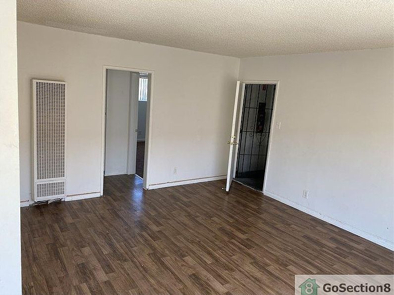 1st image of 1224 W 107th St #7