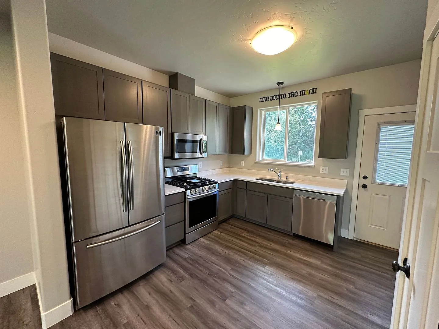 1167 E Westpoint Drive — Photo 2