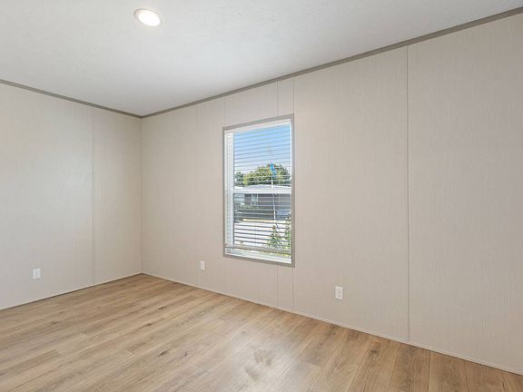 5th image of 5291 Collins Rd #404
