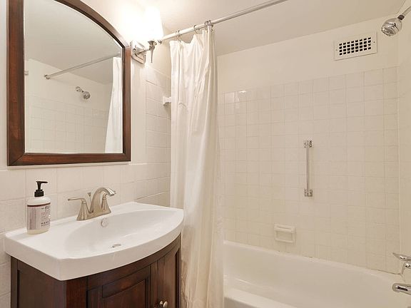 5th image of 118 Monroe St APT 511
