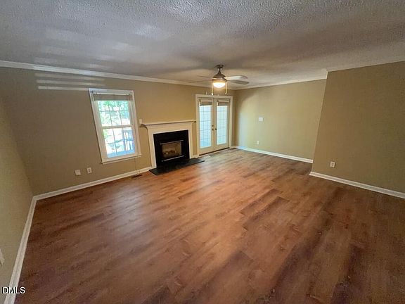 3rd image of 4415 Antique Ln