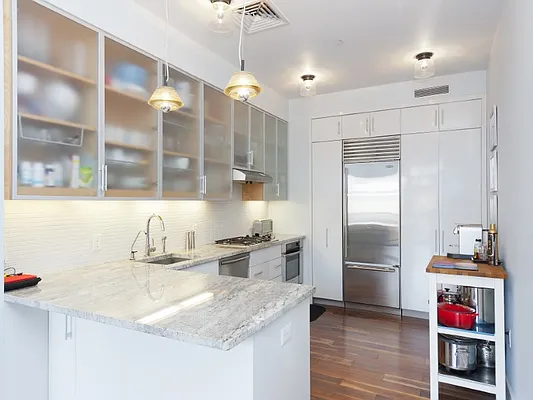 Sold by Sotheby's International Realty | media 3