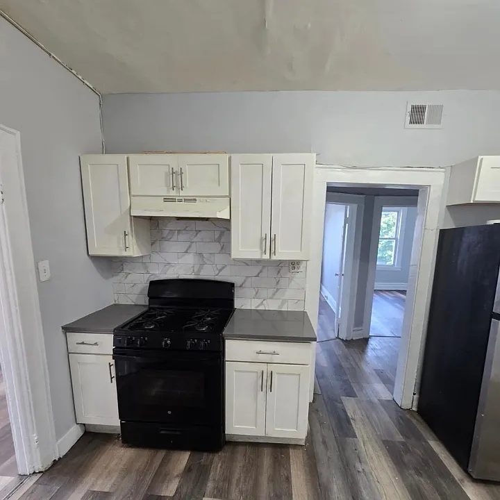 158 Maple Ave #L2