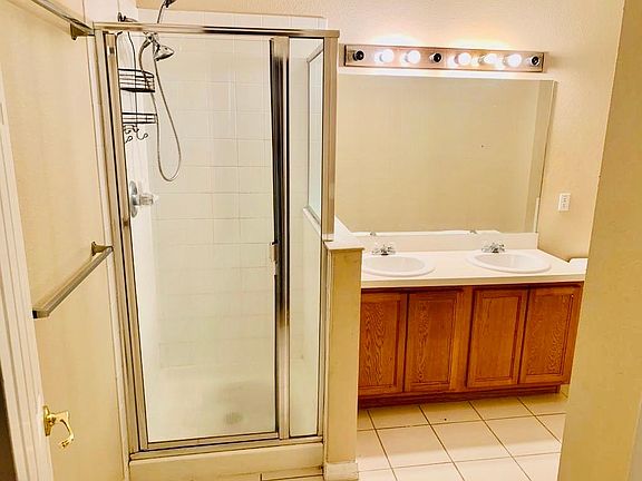 4th image of 2741 Portchester Ct
