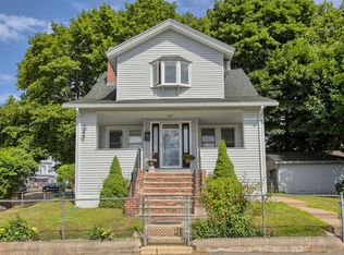 35 Bourne St, Lowell, MA 01852