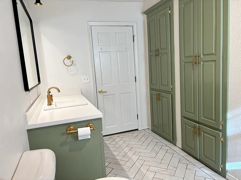 2nd Bathroom