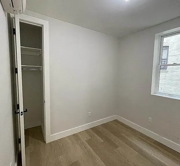727 Dekalb Ave #3A — Photo 2