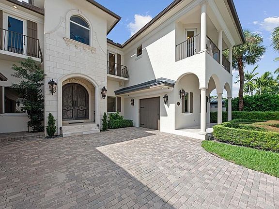4th image of 3030 NE 45th Street