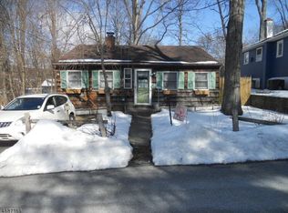 2 Butler Ln, West Milford, NJ 07480