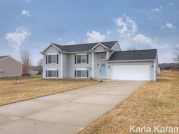 3rd image of 5275 Fieldstone Meadow Dr NE