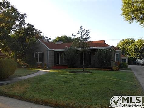 3rd image of 451 Mary Louise Dr