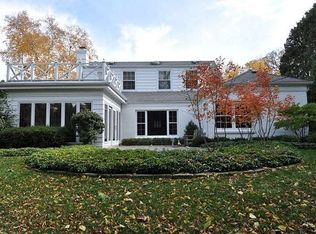 6963 N Barnett Ln, Fox Pt, WI 53217