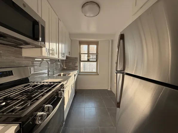 196-12 69th Ave, Fresh Meadows, NY