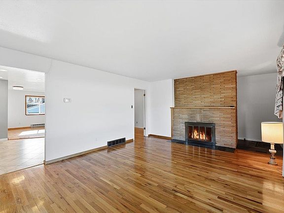 4th image of 13020 E Valleyway Ave