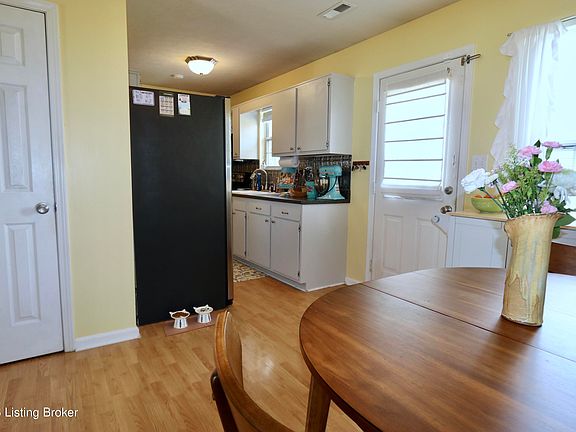 5th image of 142 Carrissa Ct