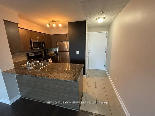 812 Lansdowne Ave #911 — Photo 7