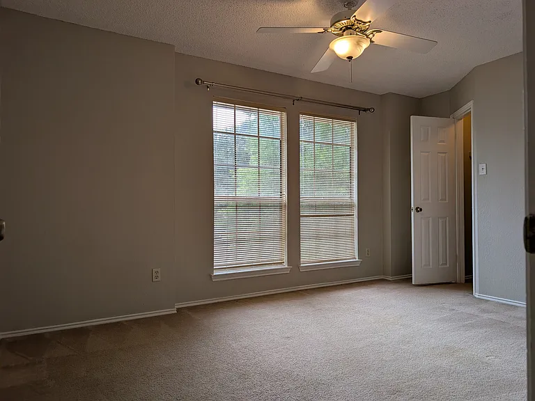 10901 Watchful Fox Dr — Photo 26
