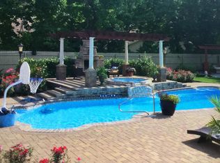 6 Waltham Dr, Tinton Falls, NJ 07724