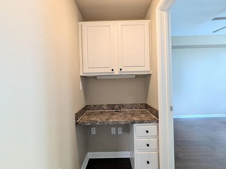 911 N Orange Ave #423 — Photo 6