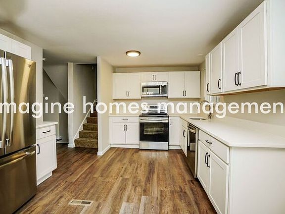 5th image of 884 Niagara Dr
