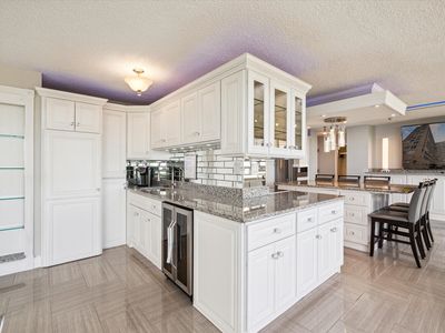 8900 E Jefferson Ave #1114-1115, Detroit, MI, 48214