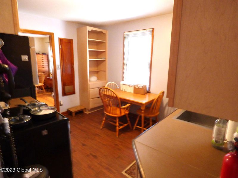 4th image of 60 Seaman Avenue