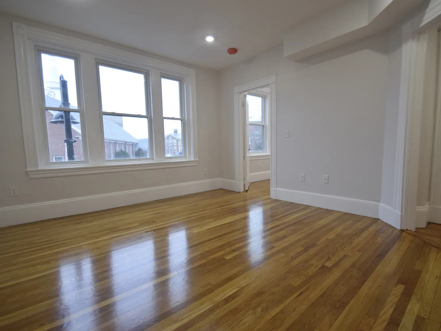 4 bed, 2.0 bath, $5,800 — Photo 3