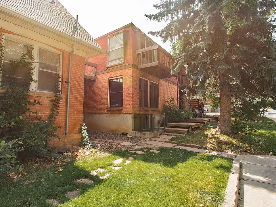 604 Marine St