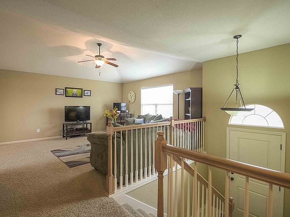 4th image of 14352 Overhill Ave