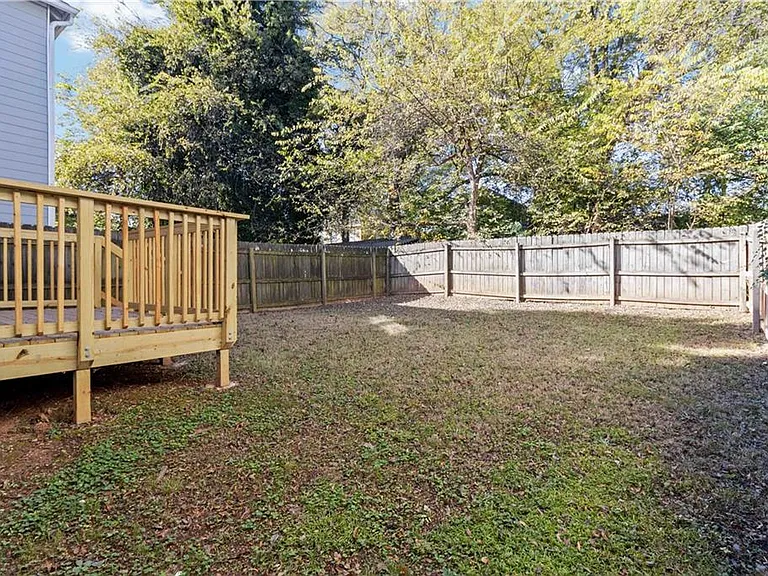 639 Ira St SW — Photo 26