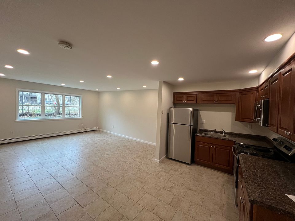 2nd image of 244 West St APT A4