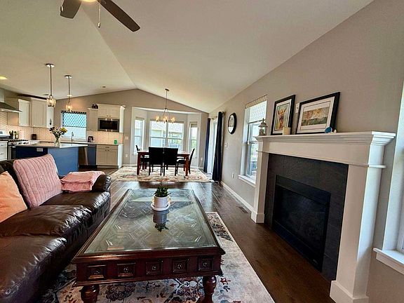 5th image of 4983 Preston Ln