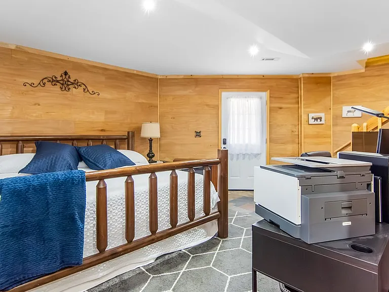 102 Mizzen Ct — Photo 16