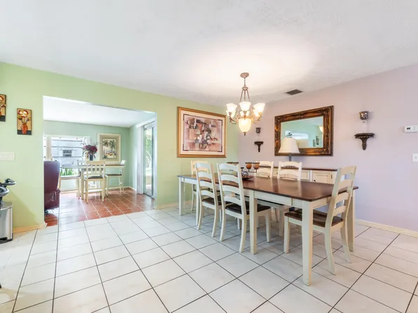 157 NE Dominican Terrace, Port St Lucie, FL 34983