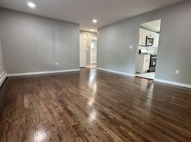 East Main Apartments, 3