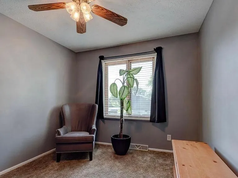 10412 Crown Point Ave — Photo 11