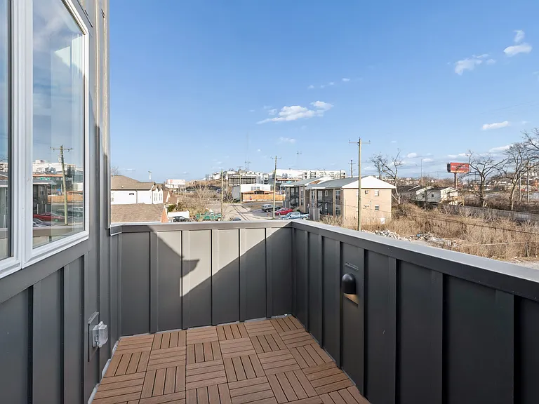 3916 Delaware Ave — Photo 34