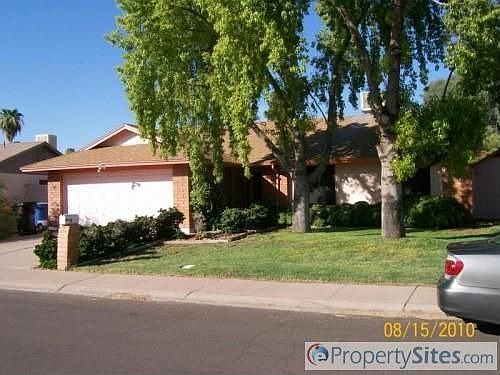 2nd image of 3209 N Woodburne Dr