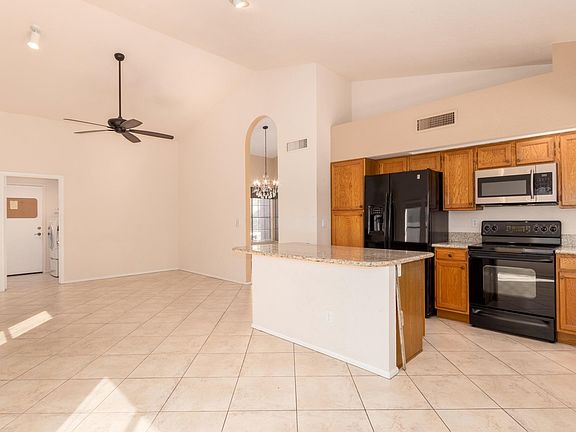 4th image of 5705 E Campo Bello Dr
