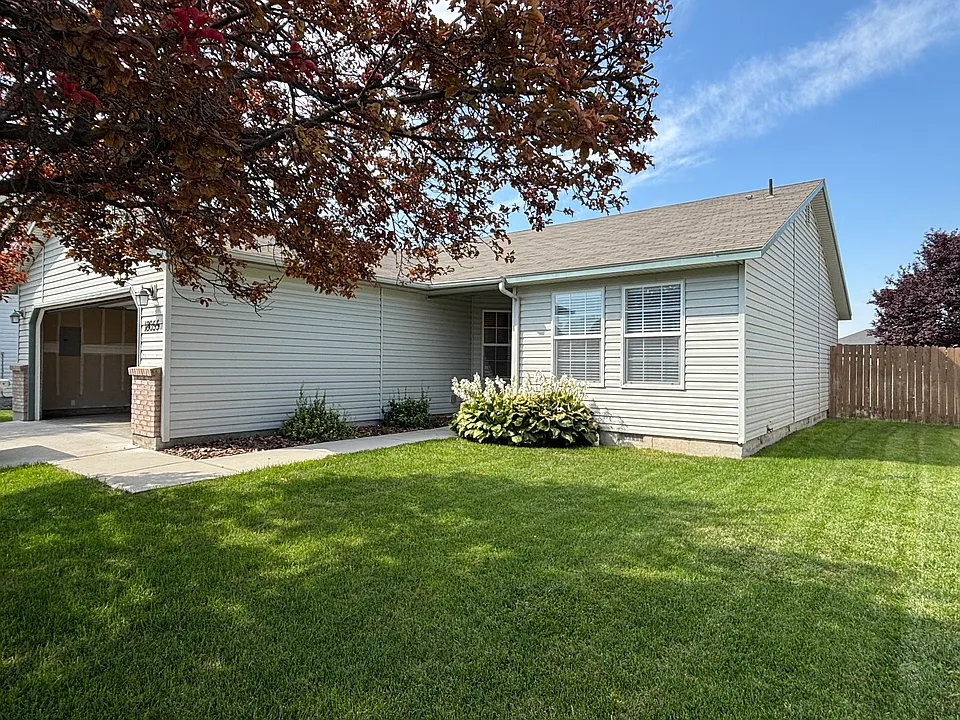 18055 Royal Way