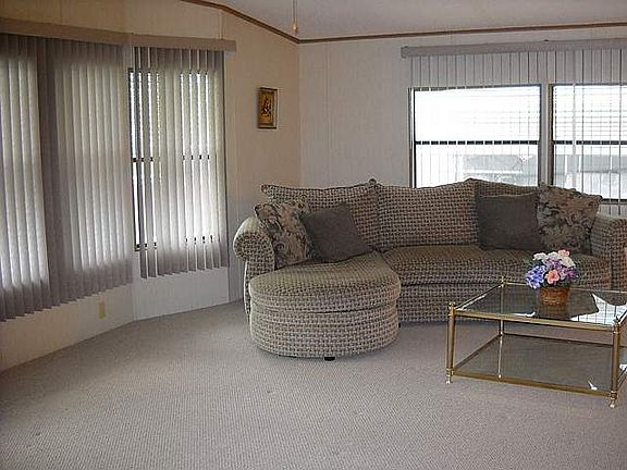 4th image of 31 Key West Dr