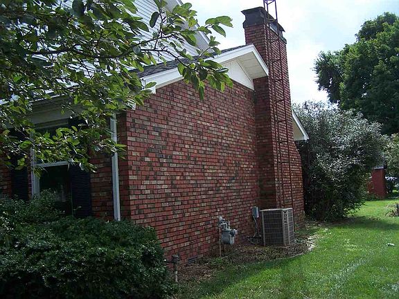 2nd image of 1324 Bybee Ave