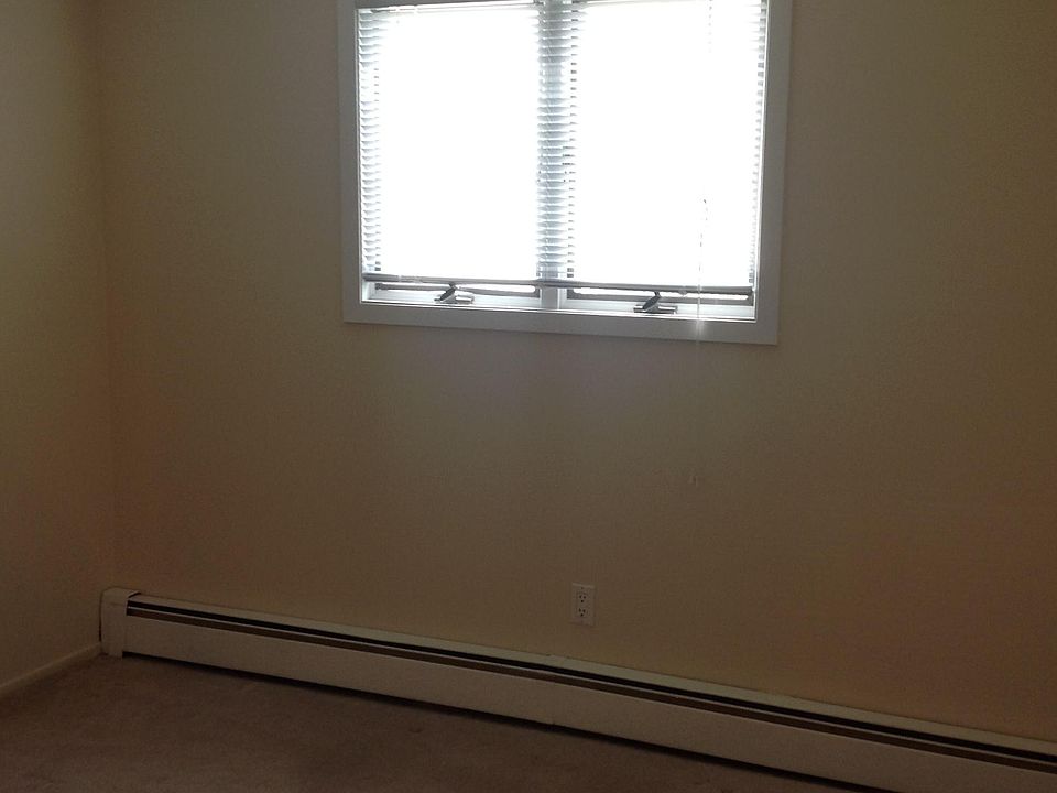 1st image of 205 10th Ave