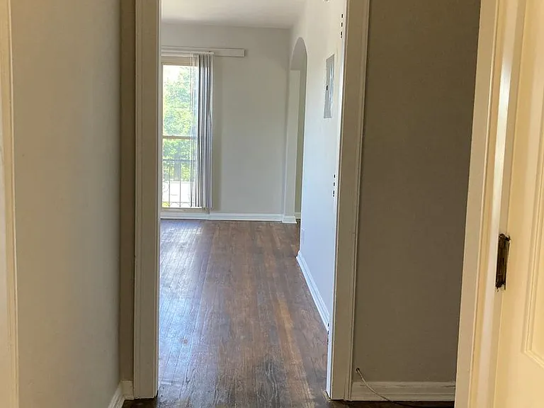 Flats at West End — Photo 33